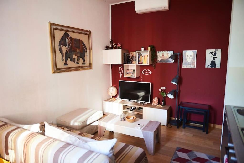 Ampola Home “Flamingo” ミラノ エクステリア 写真