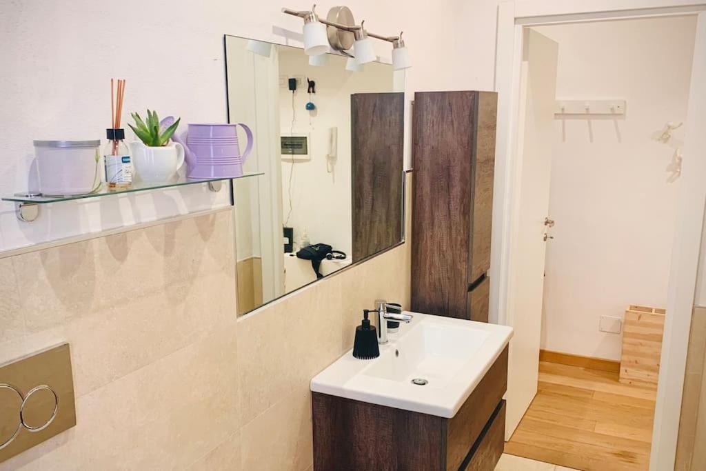Ampola Home “Flamingo” ミラノ エクステリア 写真
